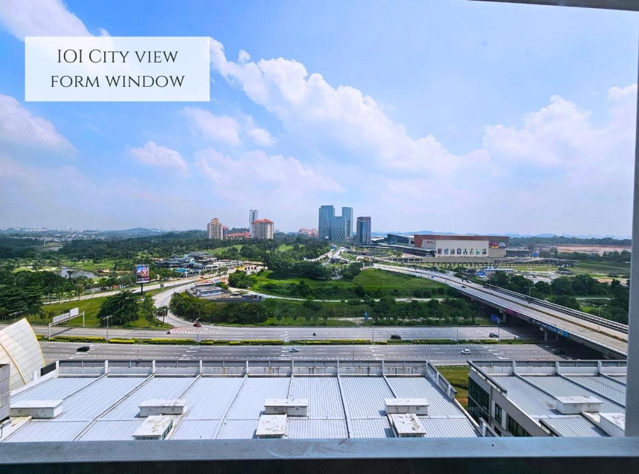 Conezion Near Ioi City Mall, Maeps Serdang, Putrajaya By Cloud Host Kamer foto
