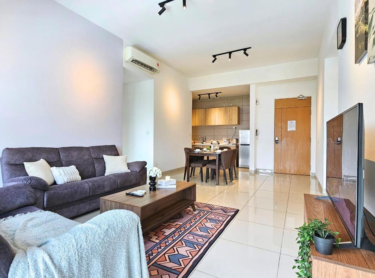 Conezion Near Ioi City Mall, Maeps Serdang, Putrajaya By Cloud Host Kamer foto