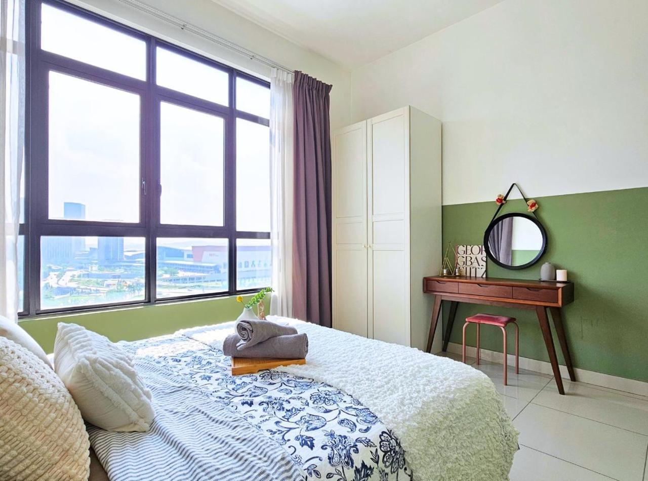 Conezion Near Ioi City Mall, Maeps Serdang, Putrajaya By Cloud Host Kamer foto