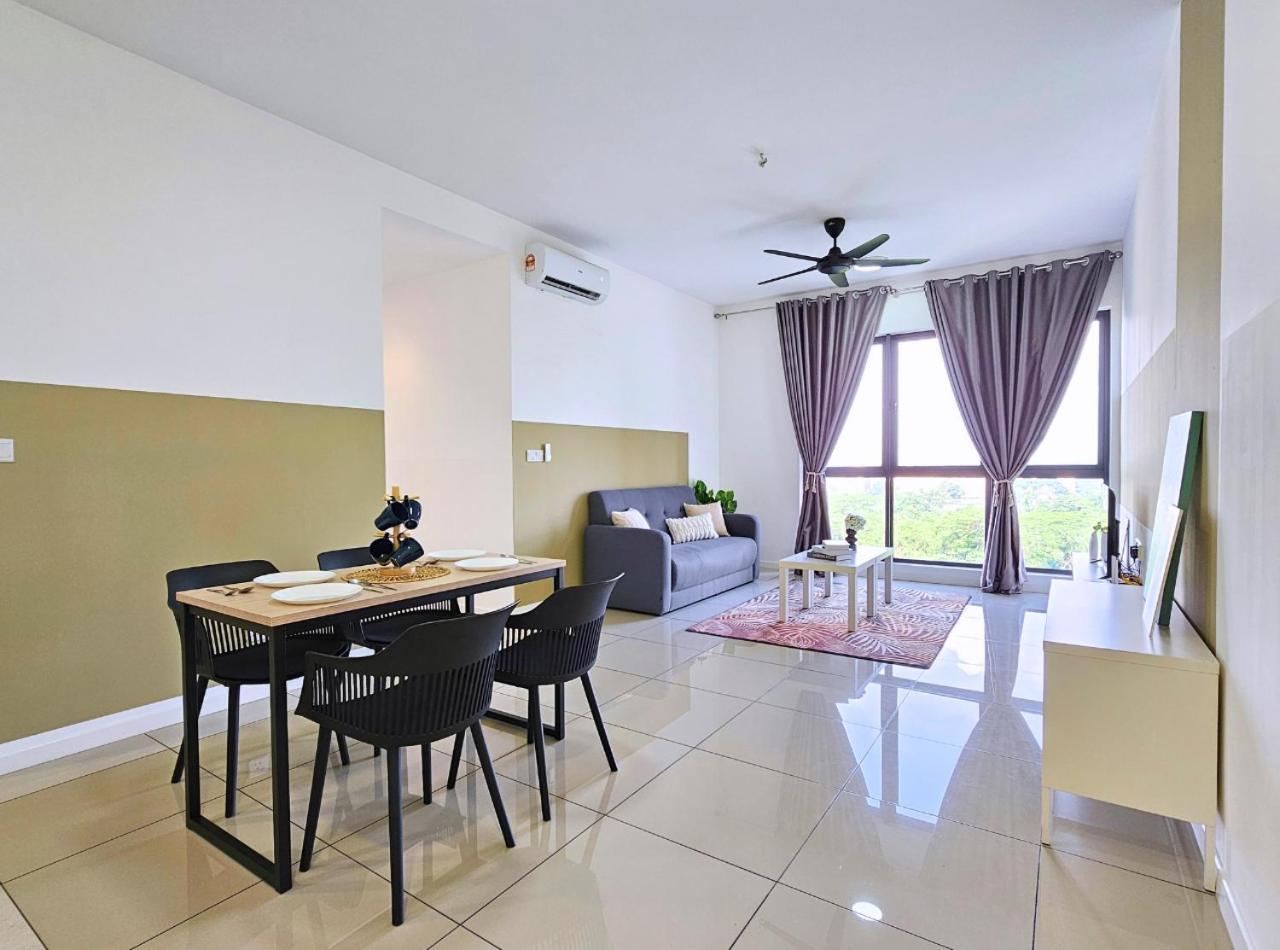 Conezion Near Ioi City Mall, Maeps Serdang, Putrajaya By Cloud Host Kamer foto