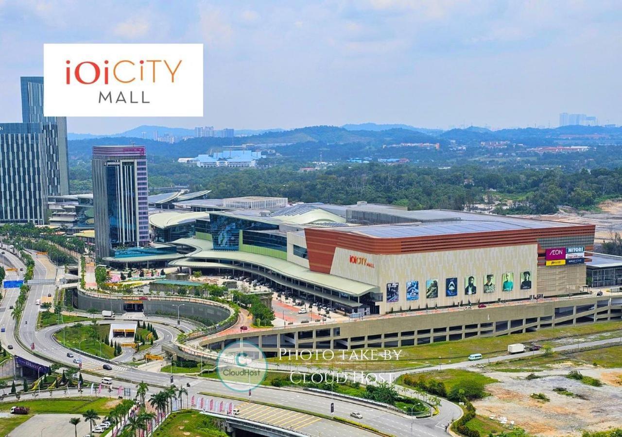Conezion Near Ioi City Mall, Maeps Serdang, Putrajaya By Cloud Host Buitenkant foto