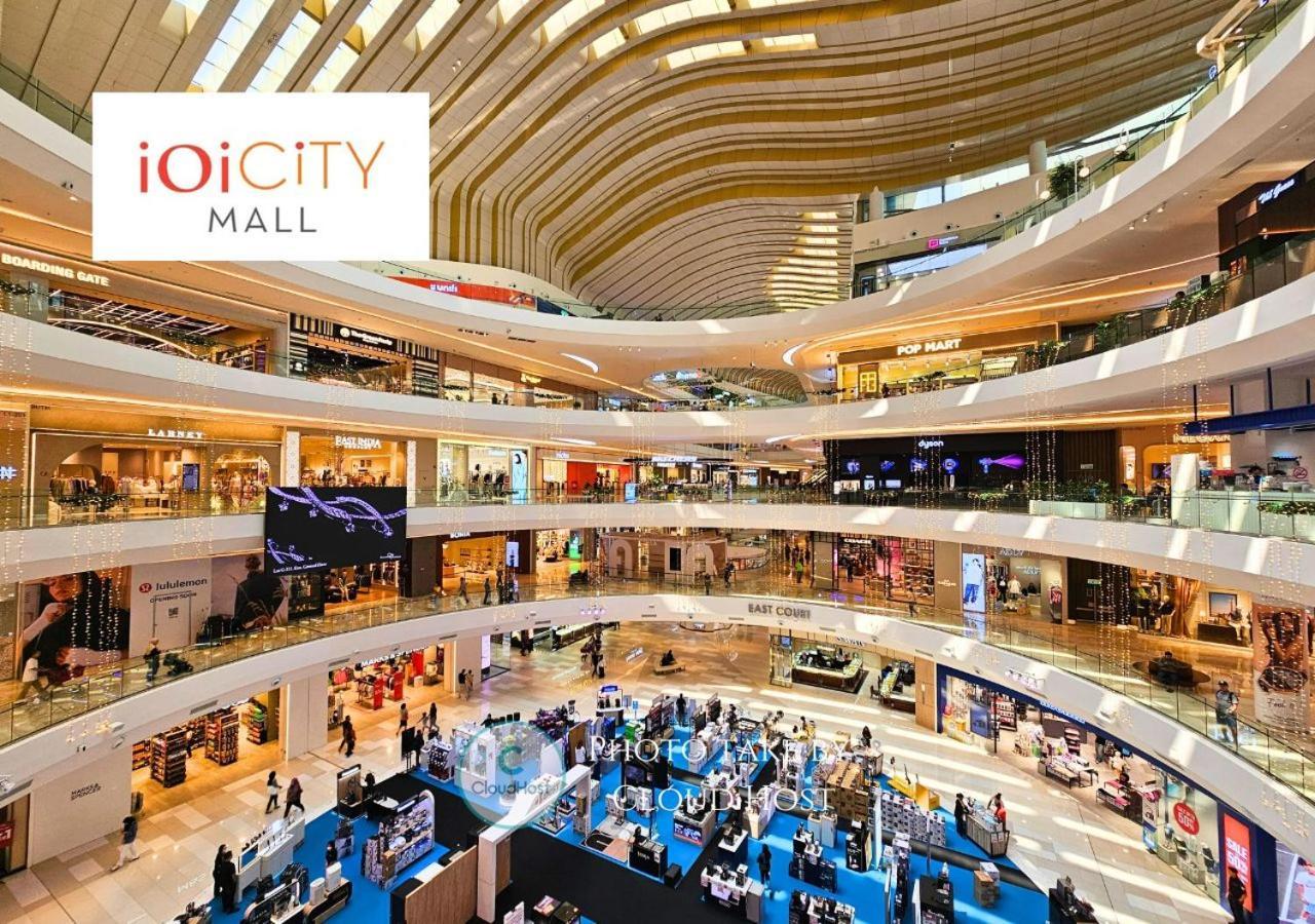 Conezion Near Ioi City Mall, Maeps Serdang, Putrajaya By Cloud Host Buitenkant foto